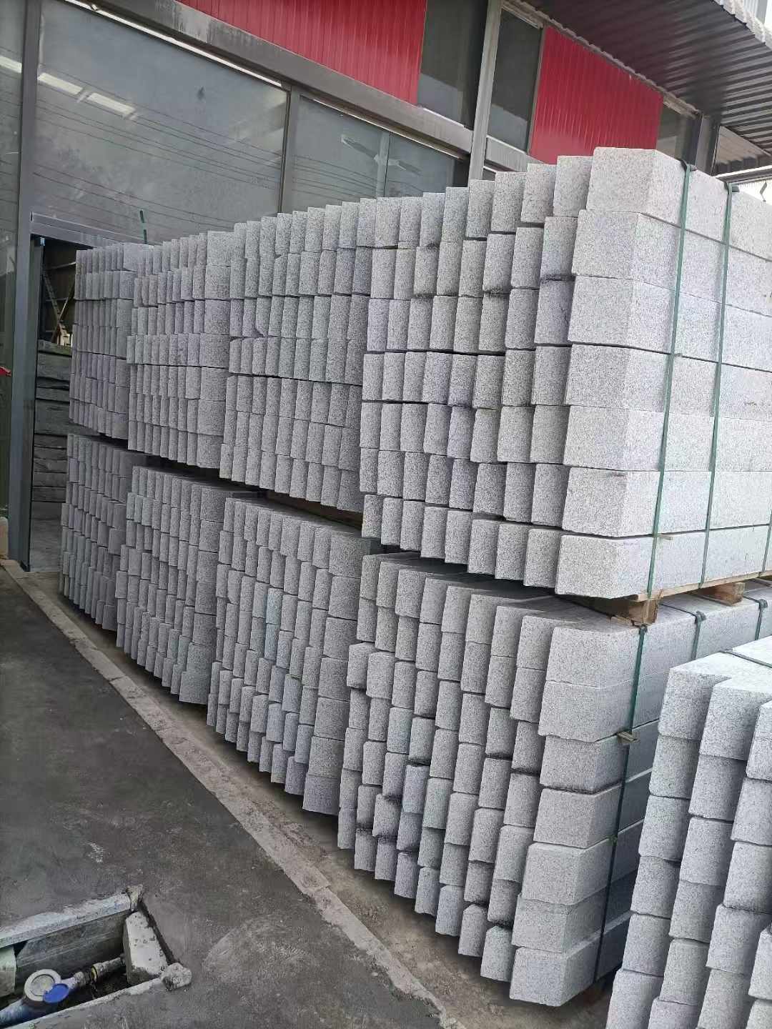 雅安芝麻白树围石 树池