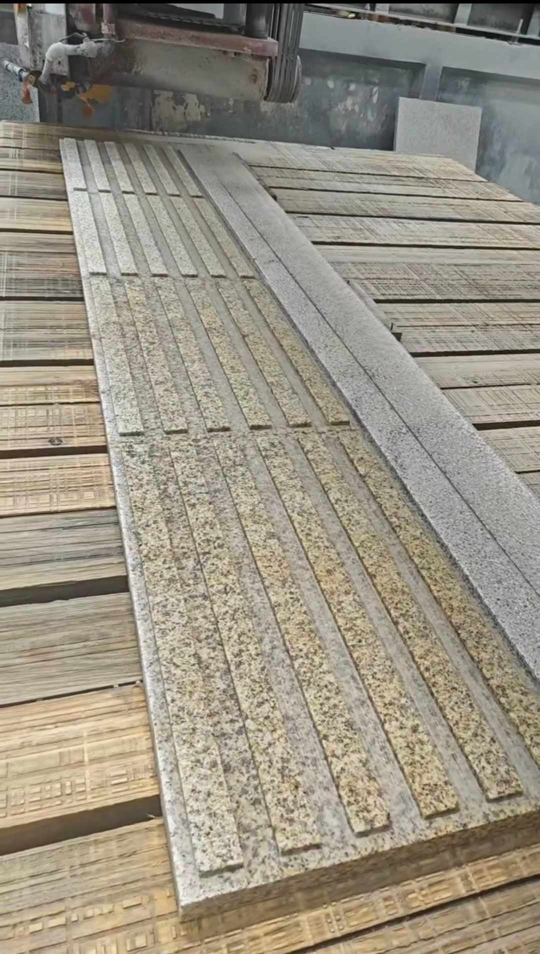 雅安黄金麻盲道石 盲条